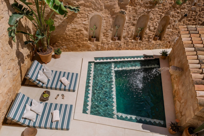 plush74 magic courtyard casa mallorca 1