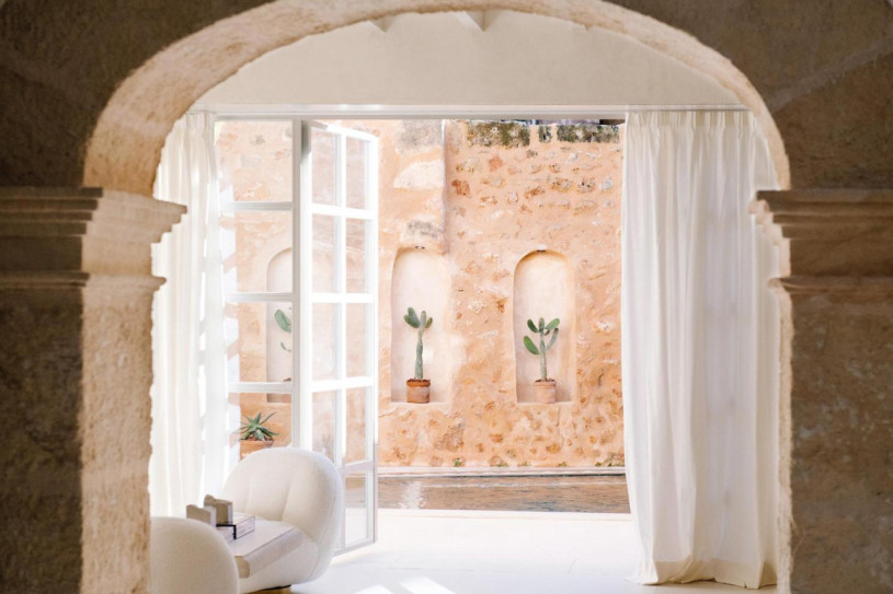 plush74 magic courtyard casa mallorca 10