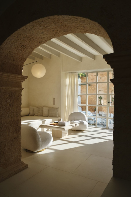 plush74 magic courtyard casa mallorca 16