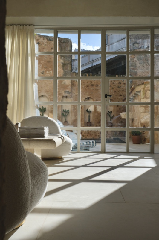 plush74 magic courtyard casa mallorca 19