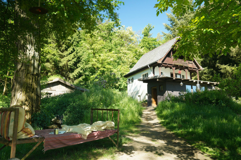 plush74 magical lakeside house 22