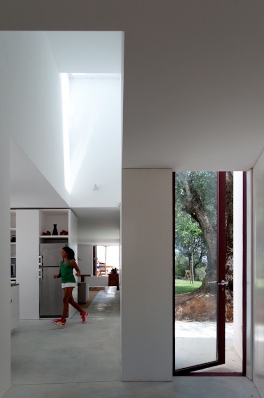 plush74 minimal country villa portugal 11