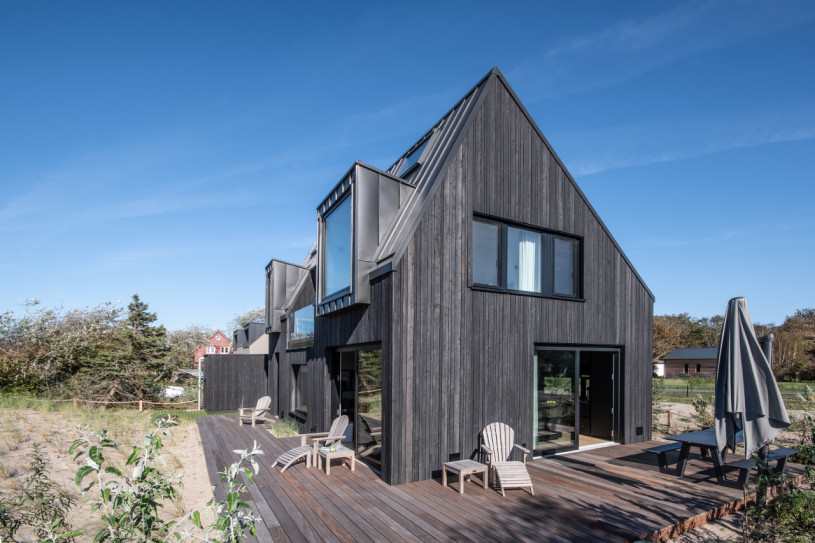 plush74 modern beachside house 1