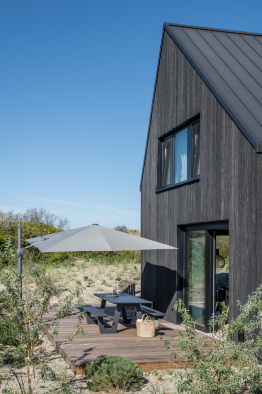 plush74 modern beachside house 14