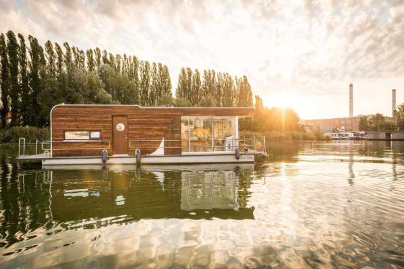 plush74 modern houseboat berlin 1