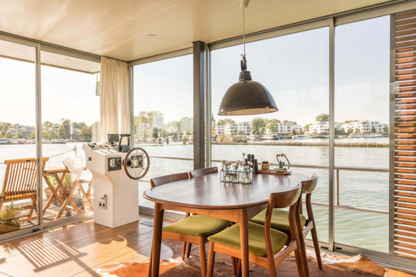 plush74 modern houseboat berlin 3