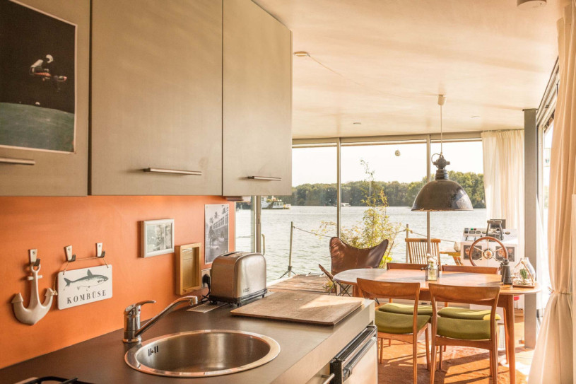plush74 modern houseboat berlin 6