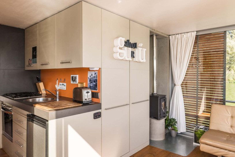 plush74 modern houseboat berlin 7