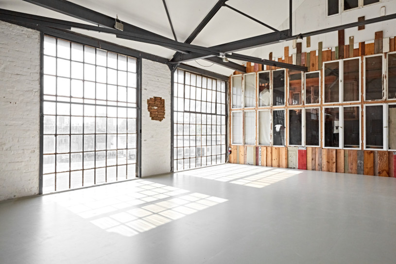 plush74 modern industrial studio 5