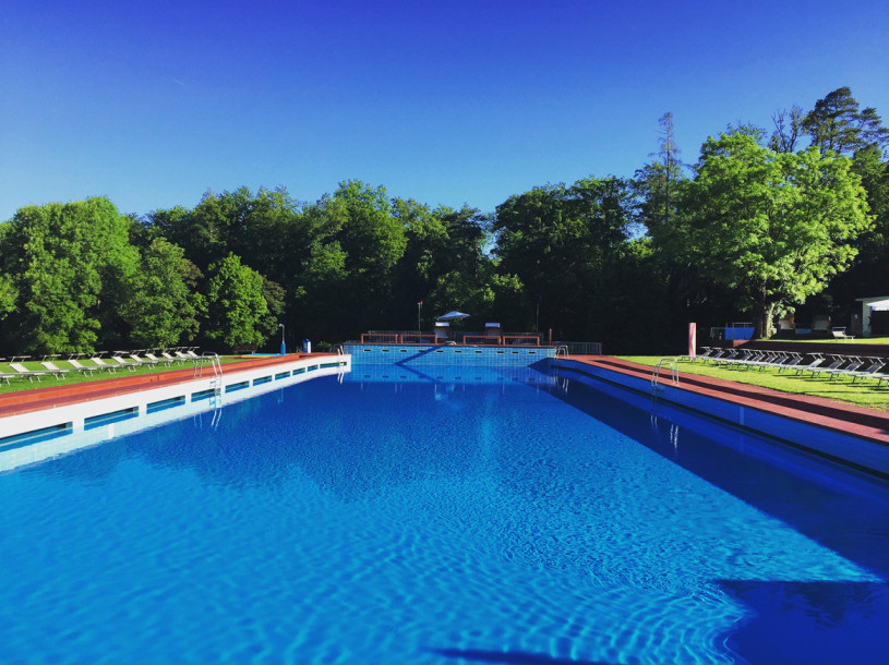 plush74 oasis outdoor pool zurich 1