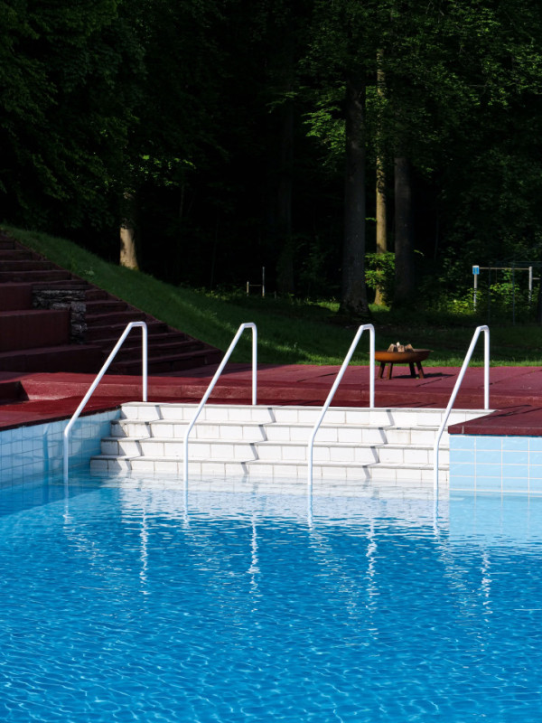 plush74 oasis outdoor pool zurich 3