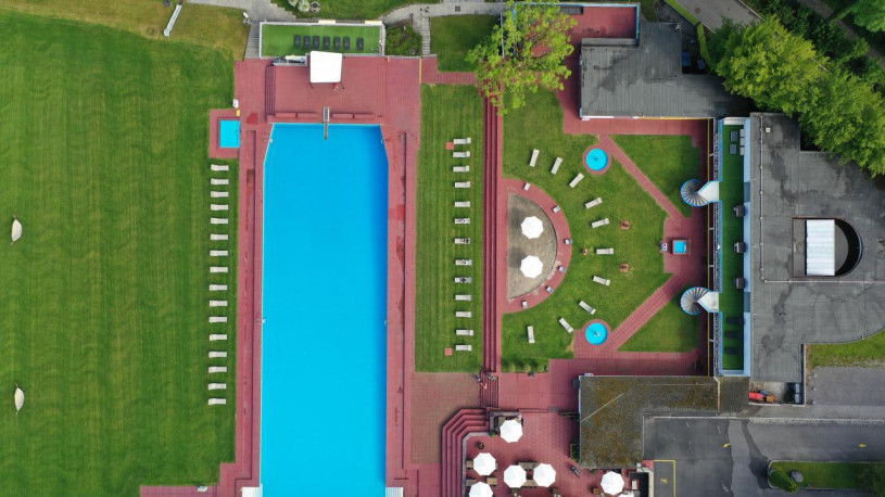 plush74 oasis outdoor pool zurich 4