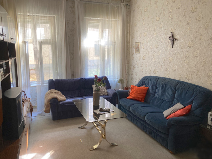 plush74 old pensioners apartment 25 (1)