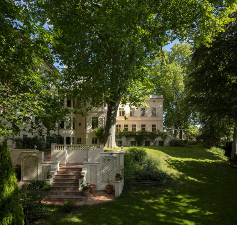 plush74 palatial garden villa potsdam 26