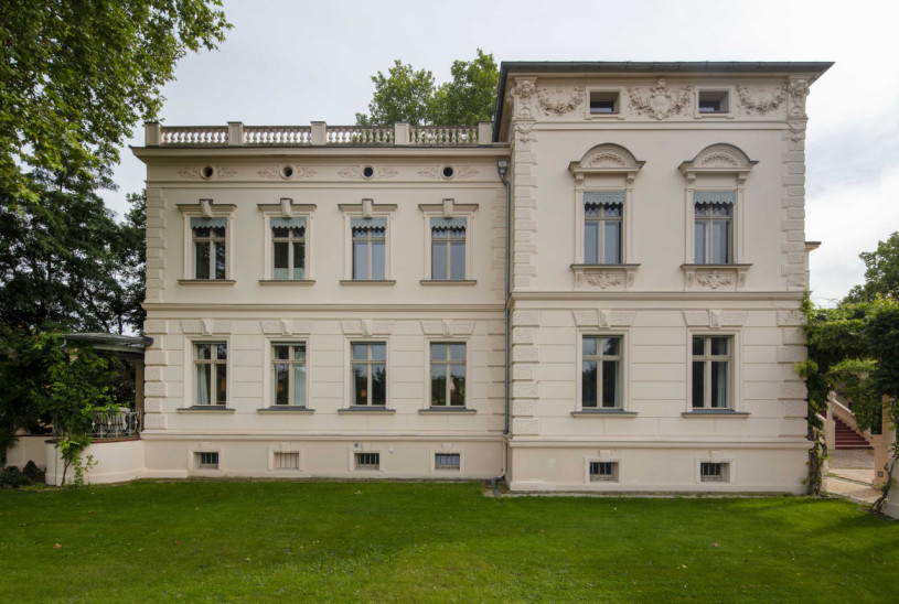 plush74 palatial garden villa potsdam 27