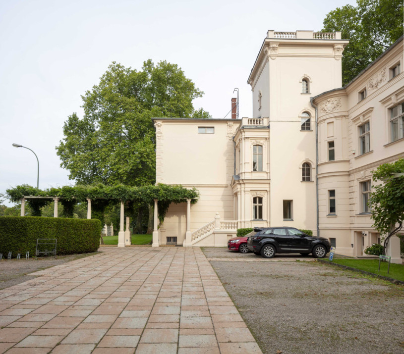 plush74 palatial garden villa potsdam 30