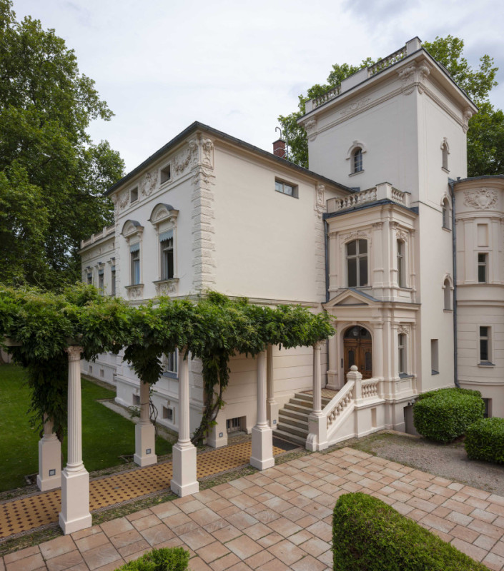 plush74 palatial garden villa potsdam 31