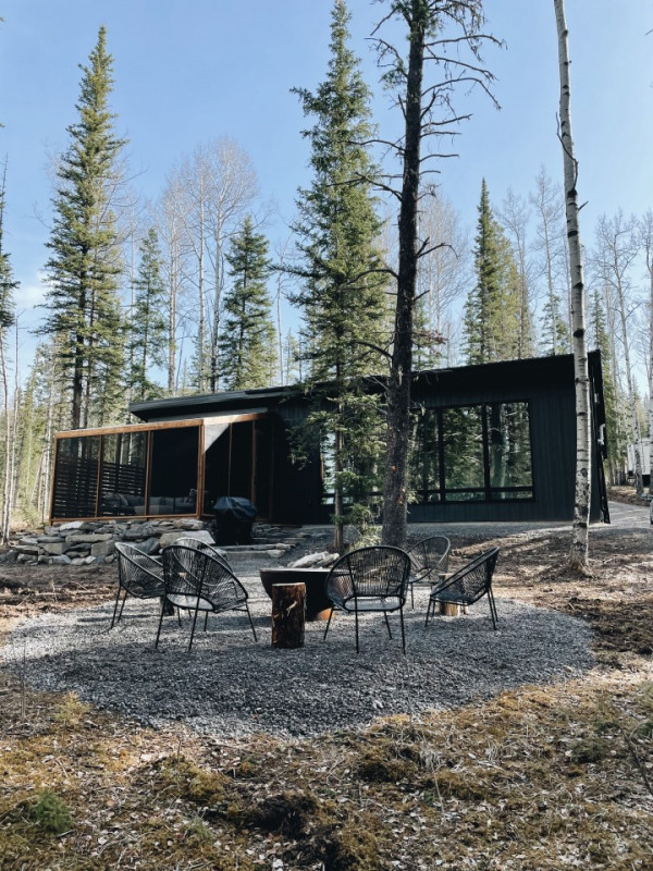 peluche74 foto película lugar del evento alberta canadá rústico bosque cabaña 10