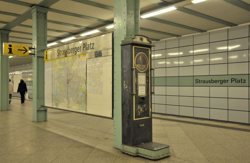 plush74 photo film event location germany berlin subway bhf strausberger 1