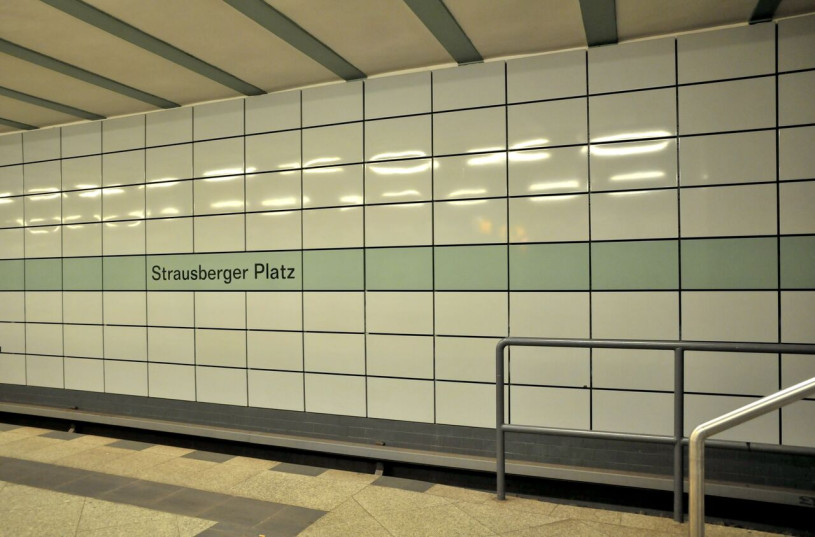 plush74 photo film event location germany berlin subway bhf strausberger 7