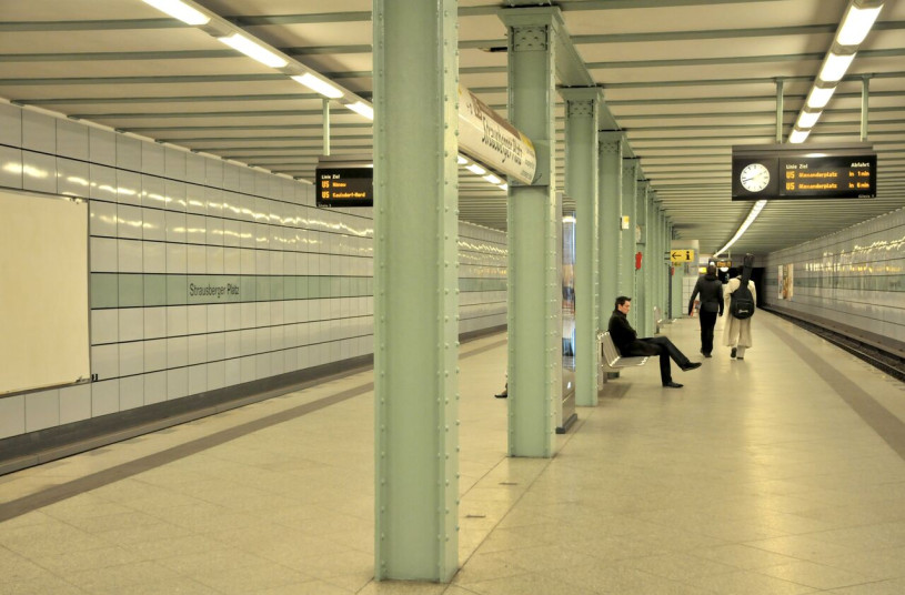 plush74 photo film event location germany berlin subway bhf strausberger 8