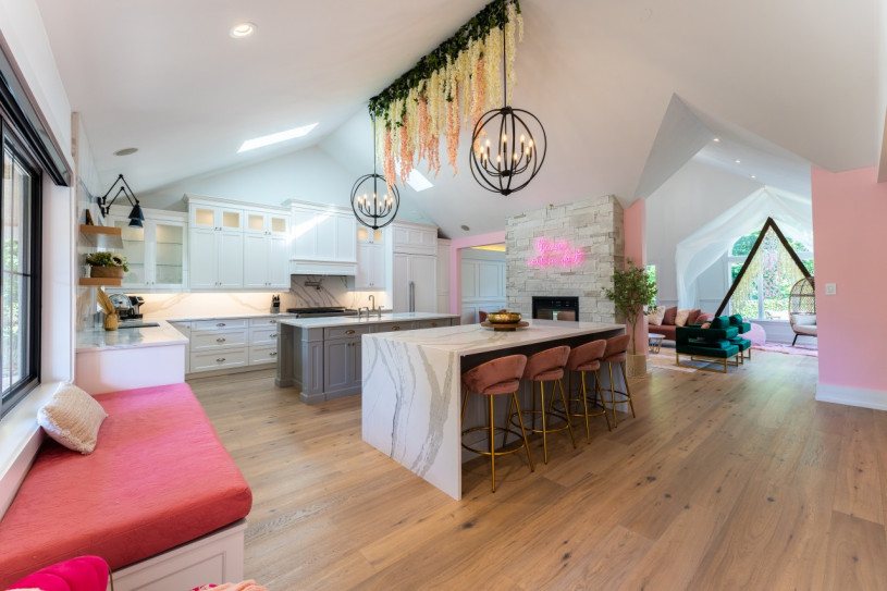 pluche74 foto film evenement locatie toronto stedelijk privé huis canada helder kleurrijk huis 14