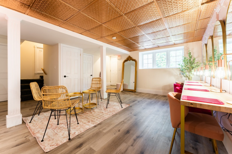 pluche74 foto film evenement locatie toronto stedelijk privé huis canada helder kleurrijk huis 36