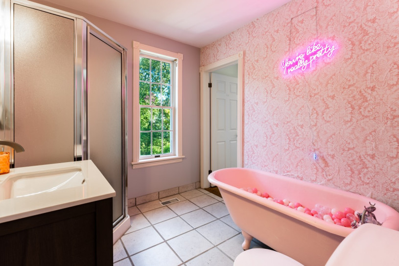 pluche74 foto film evenement locatie toronto stedelijk privé huis canada helder kleurrijk huis 43