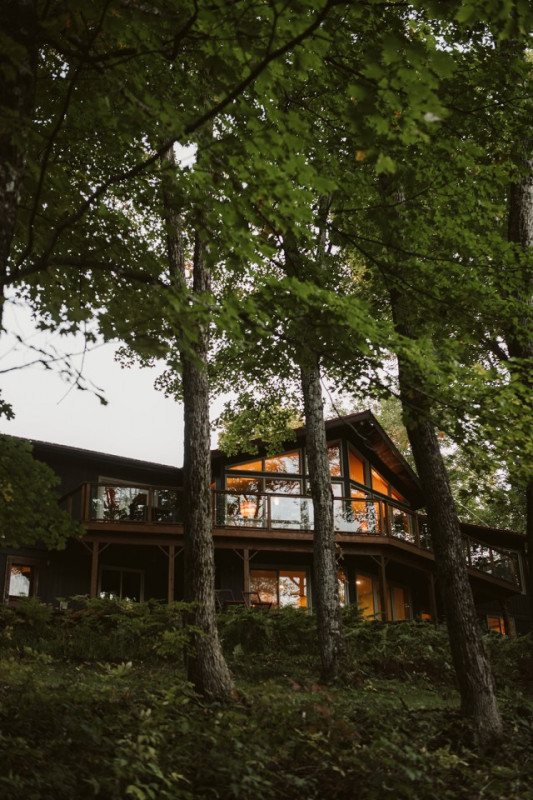 plush74 photo film location toronto lake house canada rustic forest private home 35