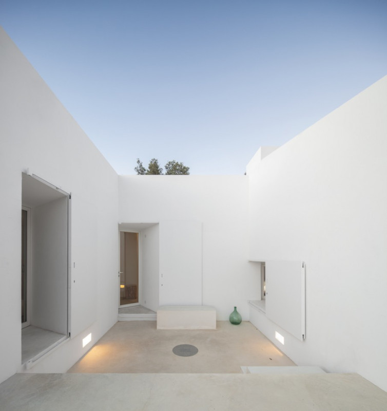 plush74 noleggio location film produzione fotografica servizio moderno bianco pulito casa villa grafica lusso19