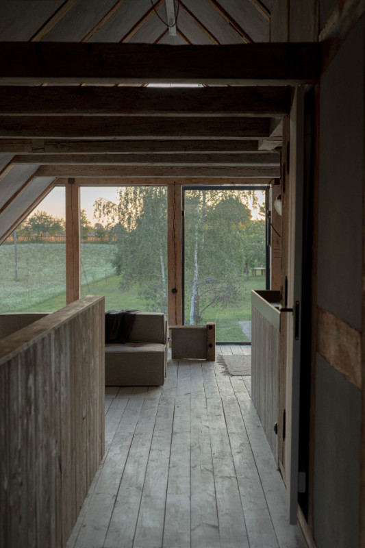 felpa74 alquiler producciones locacion foto pelicula finca polonia granero campo00160