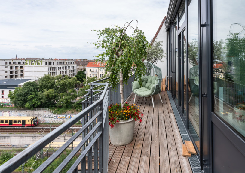 plush74 rooftop garden apartment 31