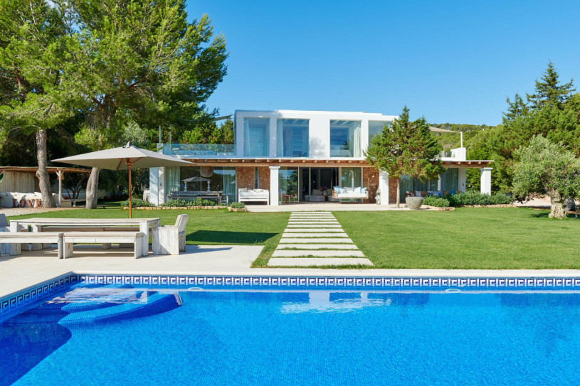 plush74 rustic elegance villa 17