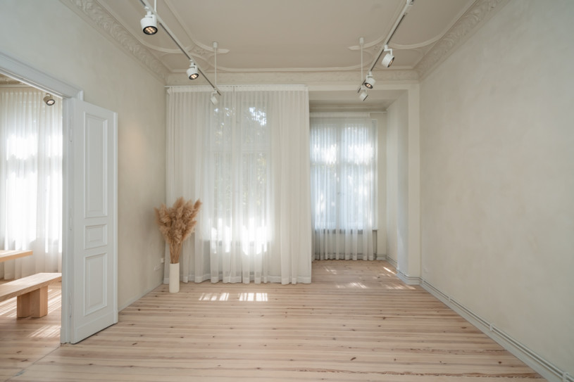 pluche74 scandinavisch appartement loft berlijn locatie verhuur scouting bureau helder wit event10