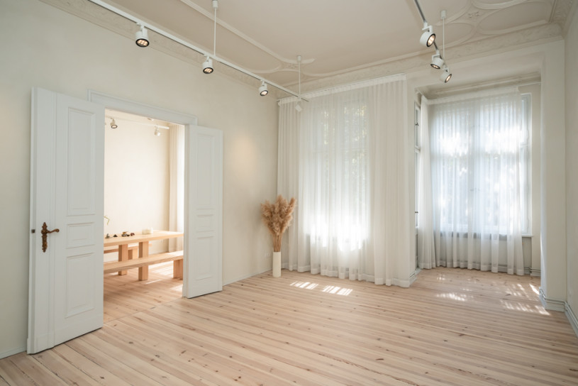 pluche74 scandinavisch appartement loft berlijn locatie verhuur scouting bureau helder wit event11