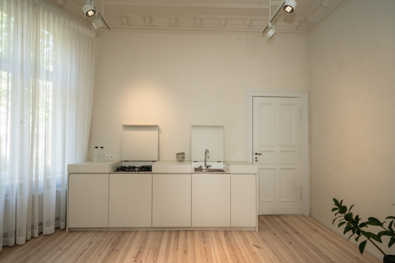 pluche74 scandinavisch appartement loft berlijn locatie verhuur scouting bureau helder wit event19