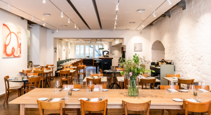 plush74 secret garden and bistro 32