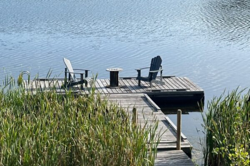 felpa74 sereno frente al lago solar cabañas retiro 22