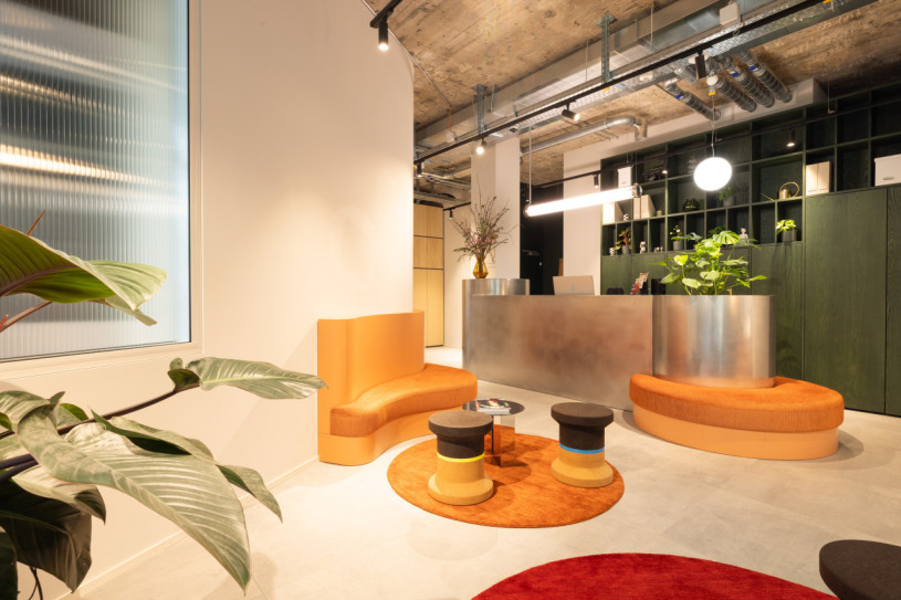 plush74 soft colour meeting room 4 (3)