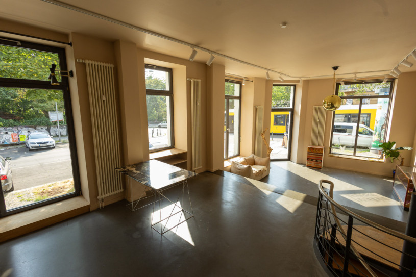 plush74 spacious pop up showroom in berlin 10