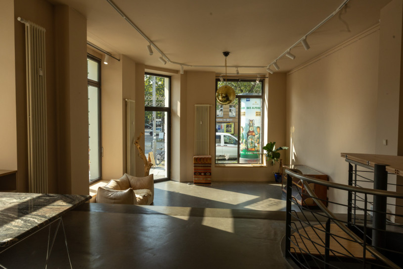 plush74 spacious pop up showroom in berlin 11