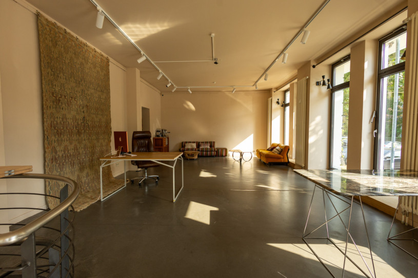 plush74 spacious pop up showroom in berlin 17 (1)