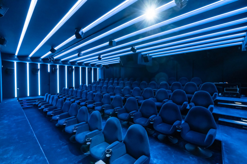 plush74 state of the art cinema 44