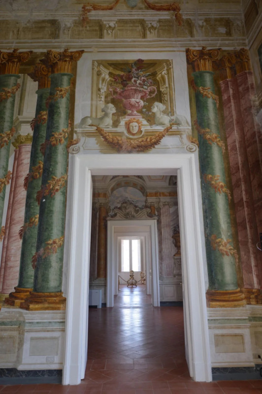 plush74 street scene in naples 14