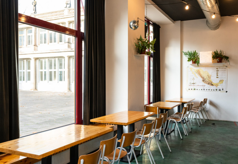 plush74 the contemporary bar 19