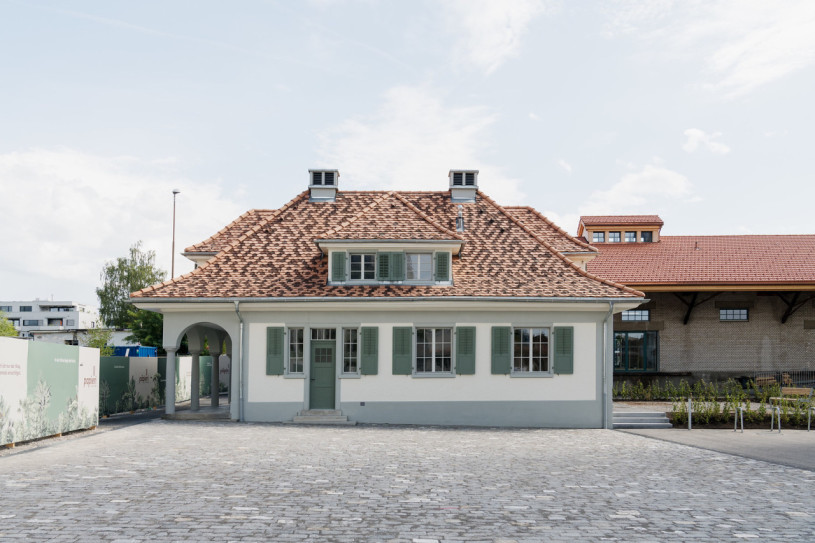 plush74 the gatehouse 1