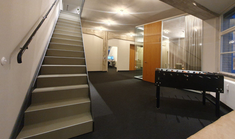 plush74 the glass office 11