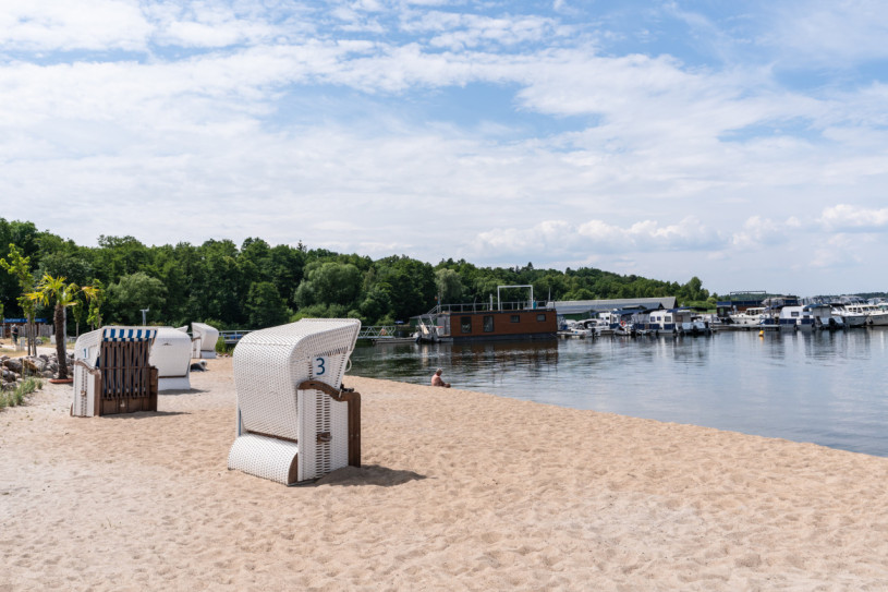 plush74 the marina 35