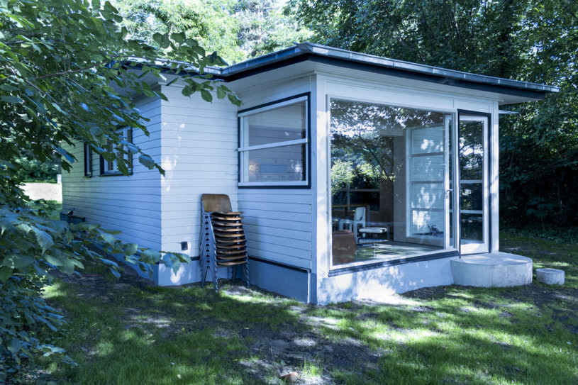 plush74 tiny house by the water 11