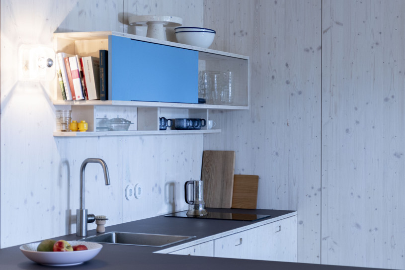 plush74 tiny house by the water 4